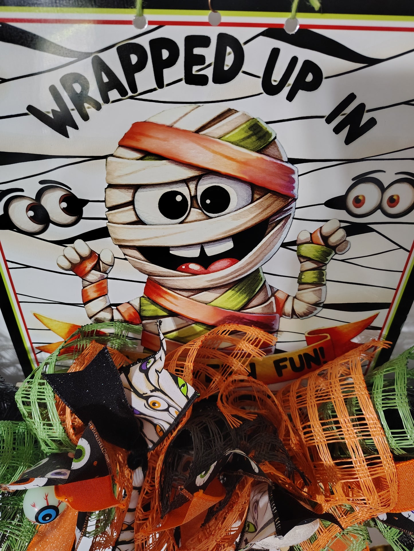 Mummy Halloween Wreath Rail Craftalong